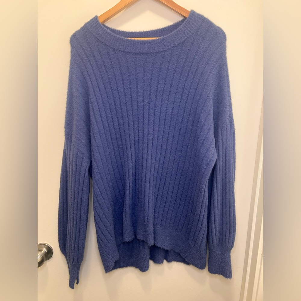 Blue oversized Women's pullover Sweater by Aerie. - Picture 2 of 9